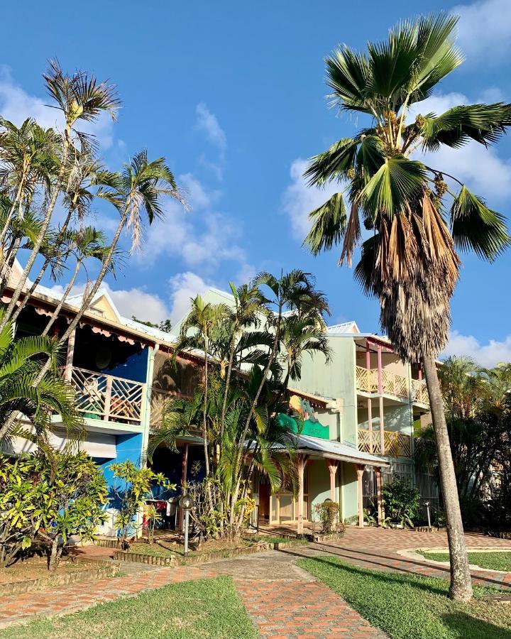 Appartement Duplex Climatise Avec Wi-Fi - Plage Pointe Marin A Pieds, Recemment Renove Sainte-Anne Exterior photo
